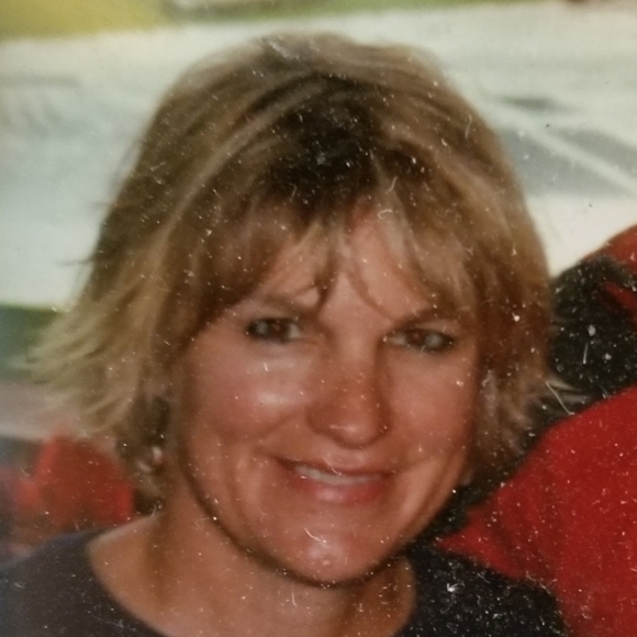 Meet your Posher, Beth - Picture 1 of 1